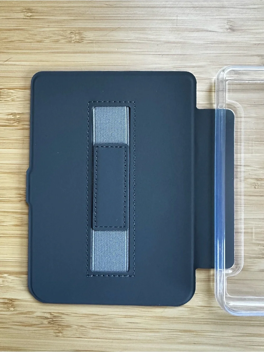 Kobo Clara (2024) sleep case clear back with hand strap